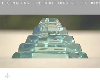 Foot massage in  Berteaucourt-les-Dames